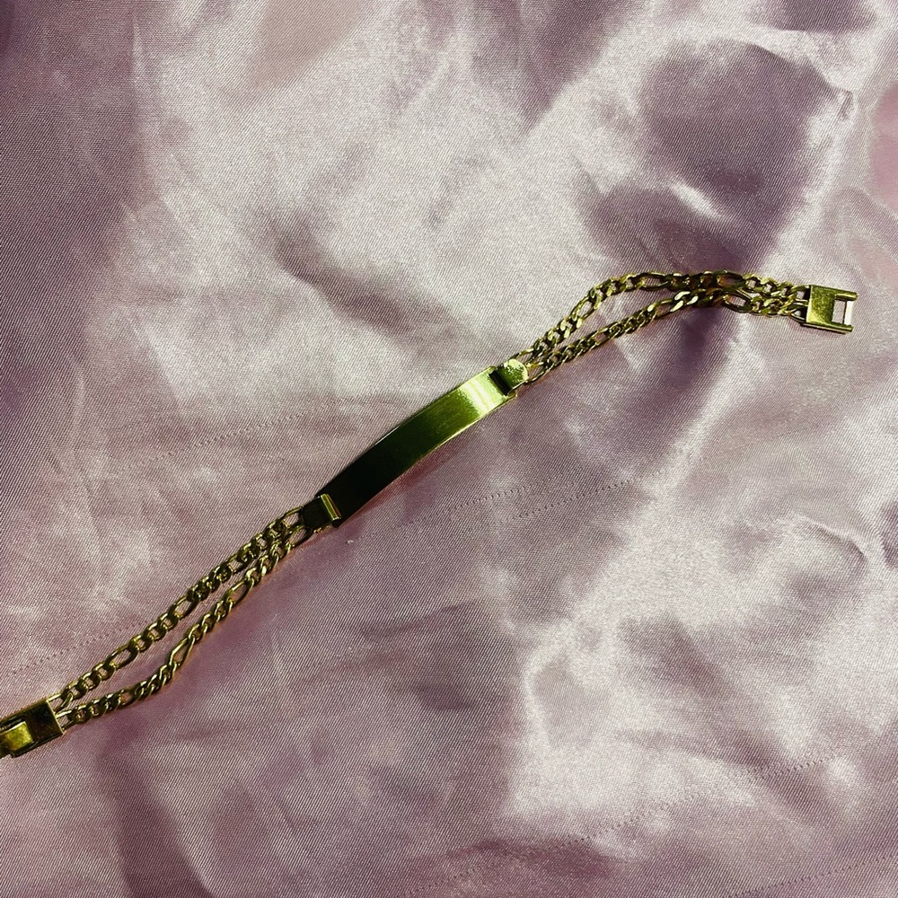 Elegant Gold Bracelet